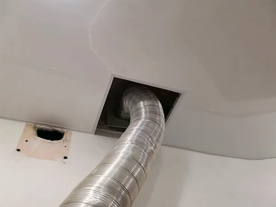 Натяжной потолок с газовой колонкой